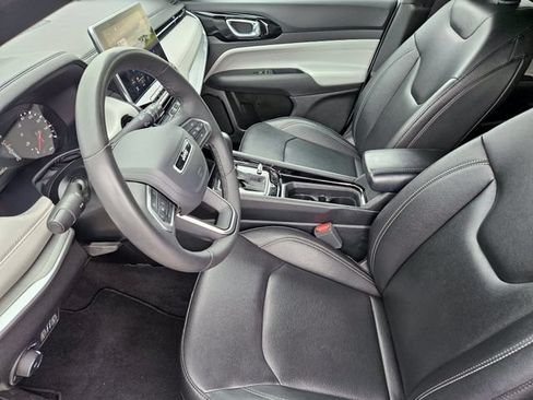 Used 2025 Jeep Compass Limited AWD/4WD image 13