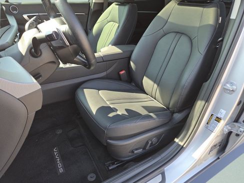 Used 2025 Hyundai Sonata Limited FWD image 6
