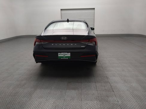 Used 2025 Hyundai Elantra Hybrid FWD image 7