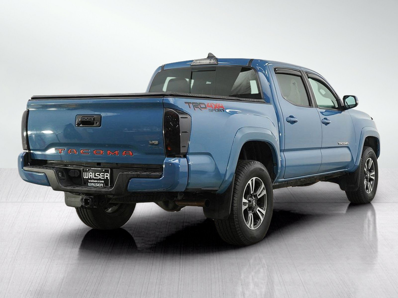 Used 2019 Toyota Tacoma TRD Sport AWD/4WD image 5