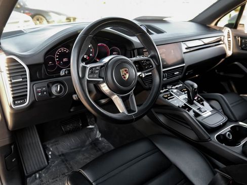 Used 2022 Porsche Cayenne AWD/4WD image 12