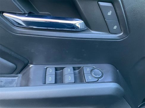 Used 2024 Chevrolet Colorado LT w/ LT Convenience Package II image 32