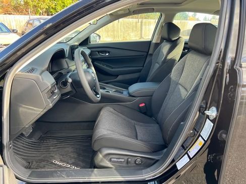New 2025 Honda Accord SE image 15