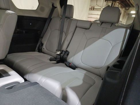 Certified 2025 Honda Pilot Touring image 26