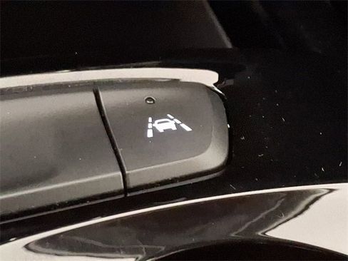 Used 2025 Chevrolet Trax ACTIV w/ Driver Confidence Package image 24