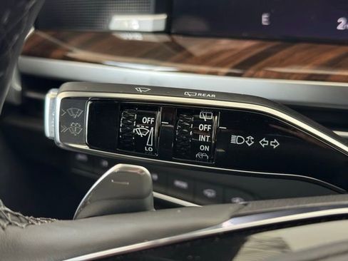 New 2026 Cadillac Escalade Platinum Luxury w/ LPO, Floor Liner Package AWD/4WD image 31