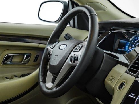 Used 2019 Ford Taurus Limited image 11