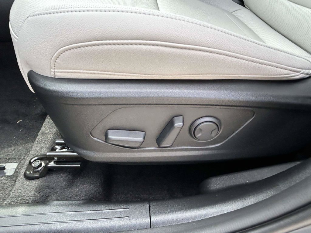 New 2026 Hyundai Tucson Limited FWD image 14