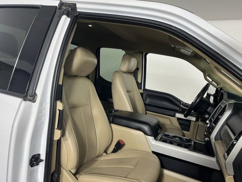 Used 2020 Ford F250 Lariat w/ Chrome Package image 30