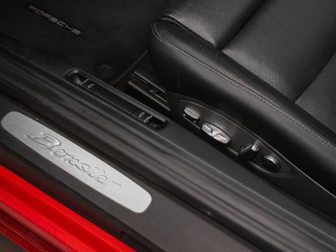 Certified 2019 Porsche 718 Boxster RWD image 28