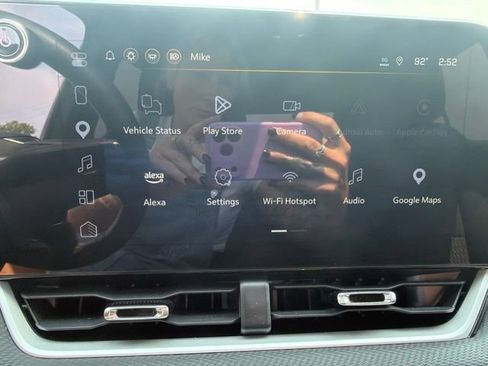 Used 2025 Chevrolet Equinox LT w/ Safety and Technology Package AWD/4WD image 13