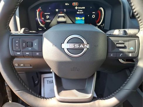 Used 2026 Nissan Rogue SL AWD/4WD image 14