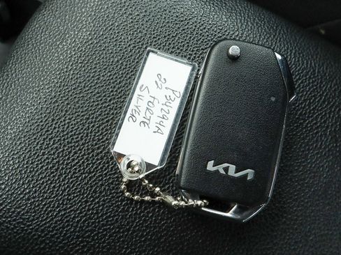 Used 2022 Kia Forte LXS w/ LXS Technology Package image 28