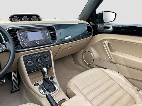 Used 2013 Volkswagen Beetle 2.0T image 24