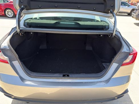 Used 2025 Toyota Camry SE FWD image 7