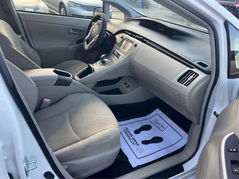 Used 2013 Toyota Prius Three FWD image 23