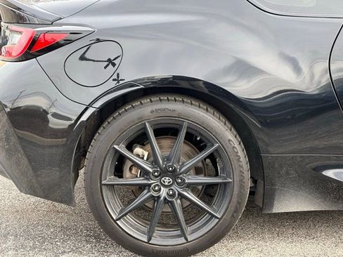 Used 2024 Toyota GR86 Premium image 9