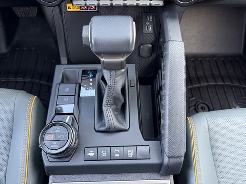 Certified 2025 Toyota 4Runner Trailhunter image 31