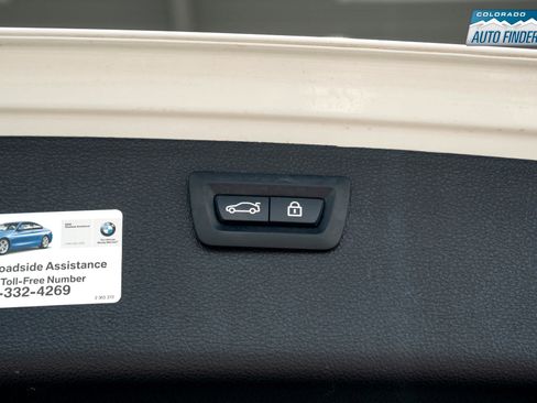 Used 2017 BMW 330i xDrive Wagon image 29