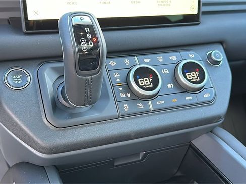 New 2025 Land Rover Defender 110 S image 20