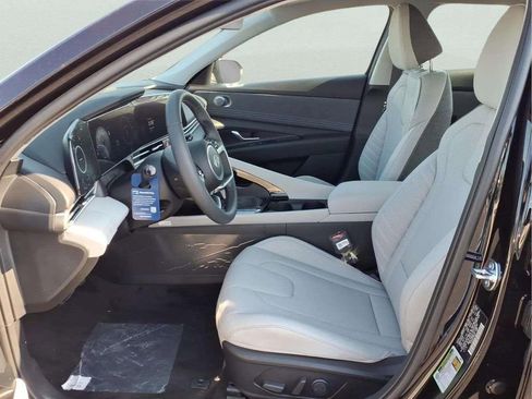 New 2026 Hyundai Elantra Limited FWD image 9