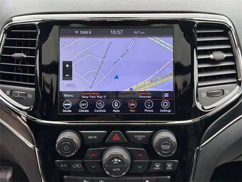 Used 2020 Jeep Grand Cherokee Limited w/ Luxury Group II image 29