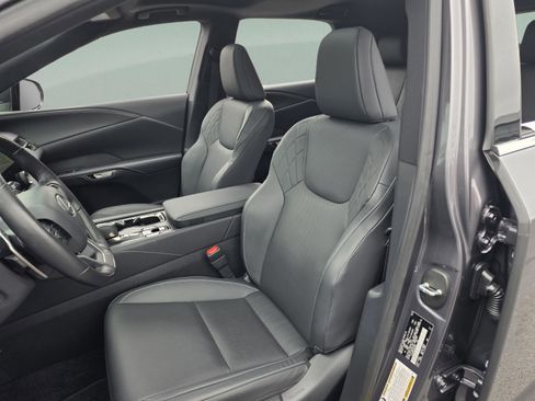 Certified 2025 Lexus RX 350 Premium w/ Accessory Package (Z1) image 17