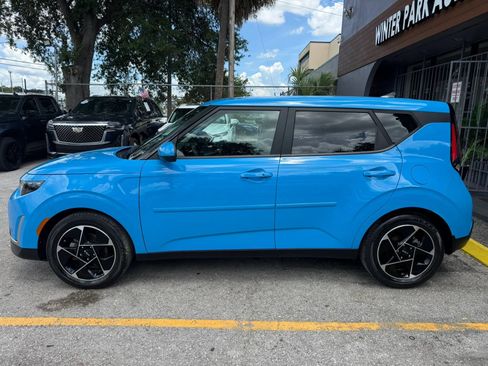 Used 2023 Kia Soul EX FWD image 4