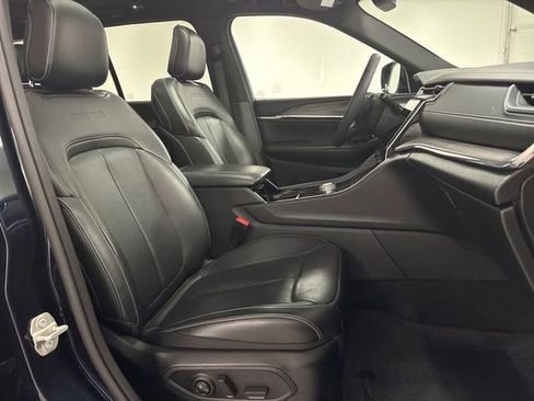 Used 2023 Jeep Grand Cherokee Overland w/ MOPAR Finishing Package image 21