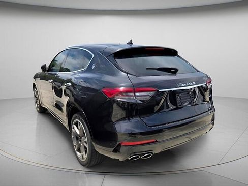 Used 2023 Maserati Levante GT AWD/4WD image 7