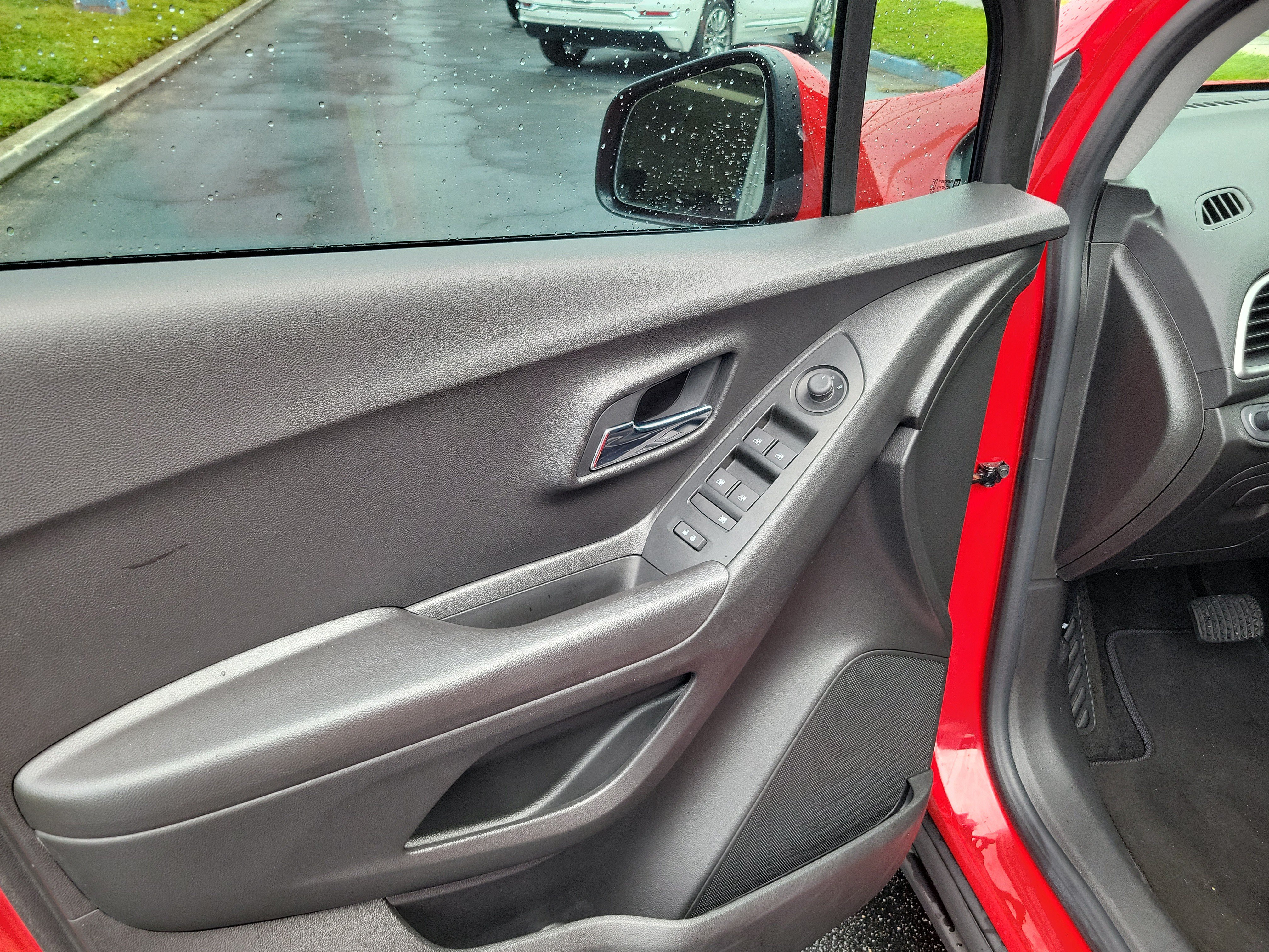 Used 2020 Chevrolet Trax LS w/ Tint and Cruise Package FWD image 16