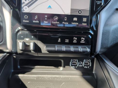 Used 2023 RAM 1500 Laramie AWD/4WD image 19