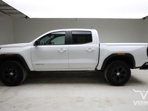 Used 2024 GMC Canyon Elevation RWD image 2