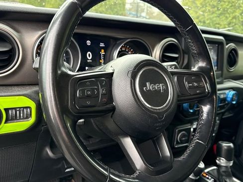 Used 2021 Jeep Gladiator Sport image 18