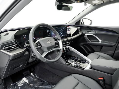 New 2025 Audi Q5 Premium image 4