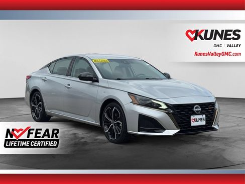 Used 2024 Nissan Altima 2.5 SR FWD image 1