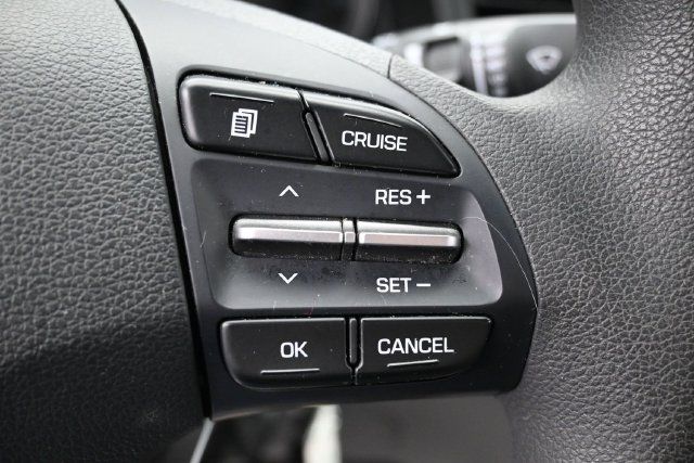 Used 2020 Hyundai Elantra SE FWD image 16