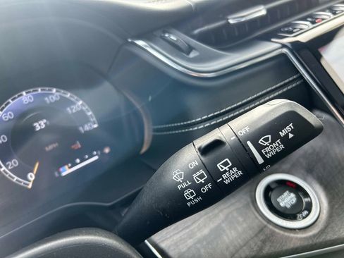 Used 2023 Jeep Grand Cherokee Overland w/ Luxury Tech Group IV image 31