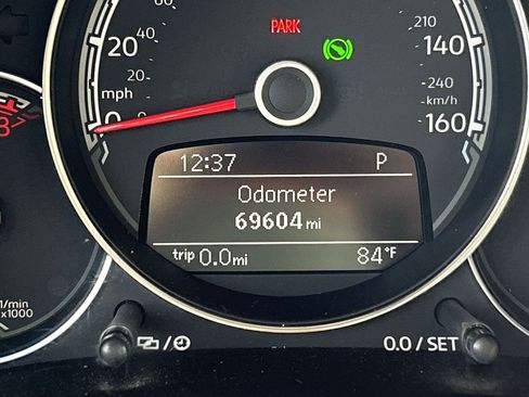 Used 2017 Volkswagen Beetle 1.8T S FWD image 34