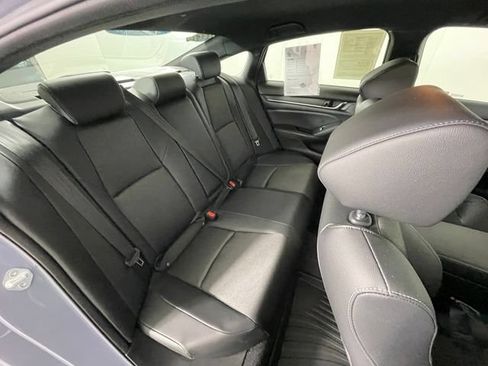 Used 2022 Honda Accord Sport image 11