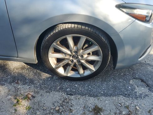 Used 2017 MAZDA MAZDA3 Touring image 4