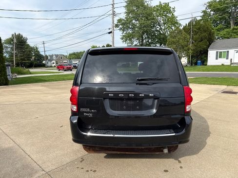 Used 2013 Dodge Grand Caravan SXT w/ UConnect Hands-Free Group FWD image 7
