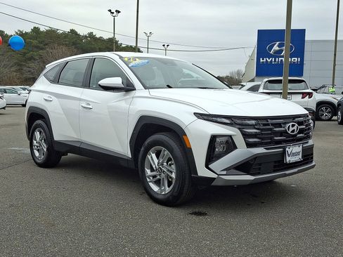 Certified 2025 Hyundai Tucson SE image 7