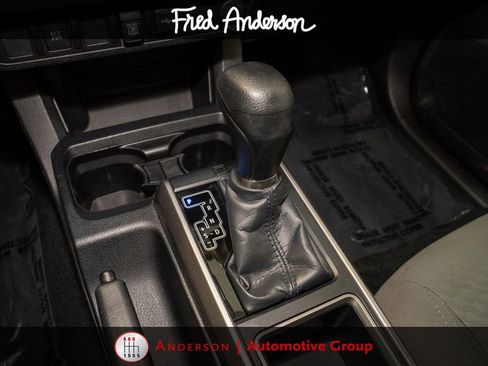 Certified 2021 Toyota Tacoma SR5 AWD/4WD image 15