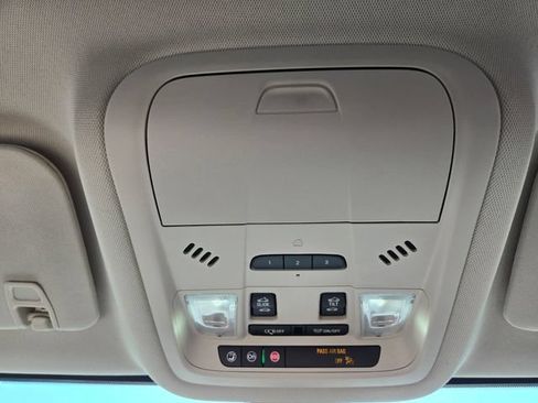 Used 2023 GMC Acadia Denali w/ Denali Technology Package AWD/4WD image 28