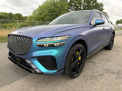 Used 2022 Genesis GV70 3.5T Sport w/ Sport Prestige Package AWD/4WD image 6