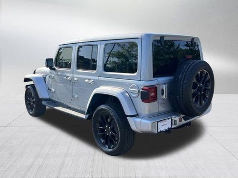 Used 2022 Jeep Wrangler Unlimited Sahara image 8