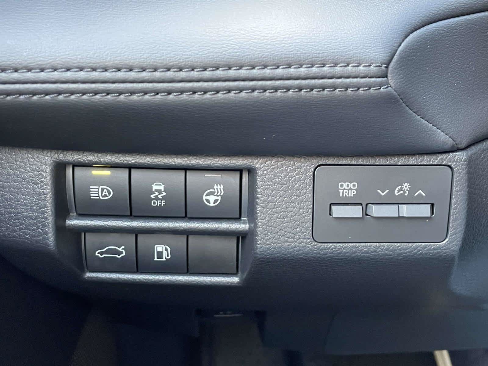 Used 2021 Toyota Avalon Limited FWD image 33
