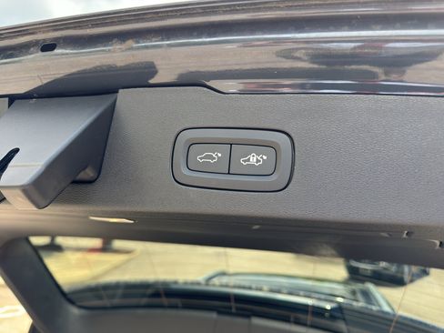 Used 2026 Volvo V60 B5 Cross Country Plus AWD/4WD image 34