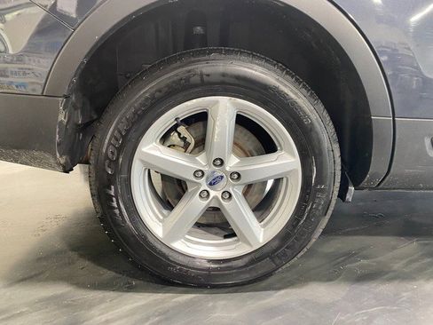 Used 2017 Ford Explorer XLT w/ Equipment Group 202A AWD/4WD image 9